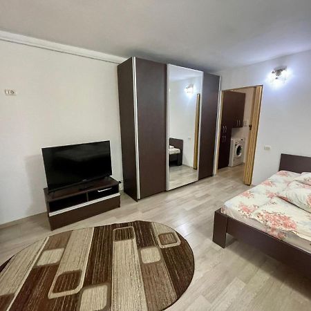 Garsoniera Moderna Parcare Internet Apartment Pitesti Exterior photo
